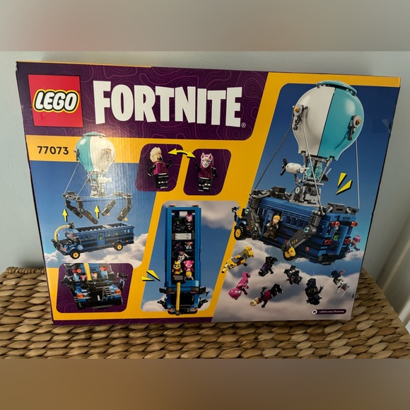 New NWT. Lego Fortnite battle bus! - Picture 3 of 5